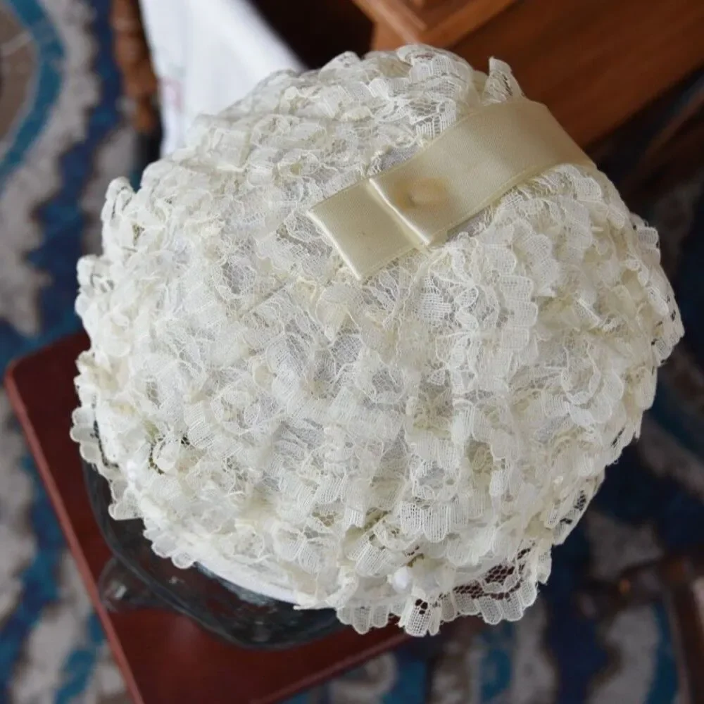 Vintage 1950s Ivory Lace Juliet Cap Bridal Hat Wedding Headpiece Small